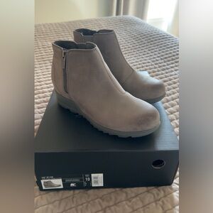 Sorel Women's Ankle Boots in Taupe